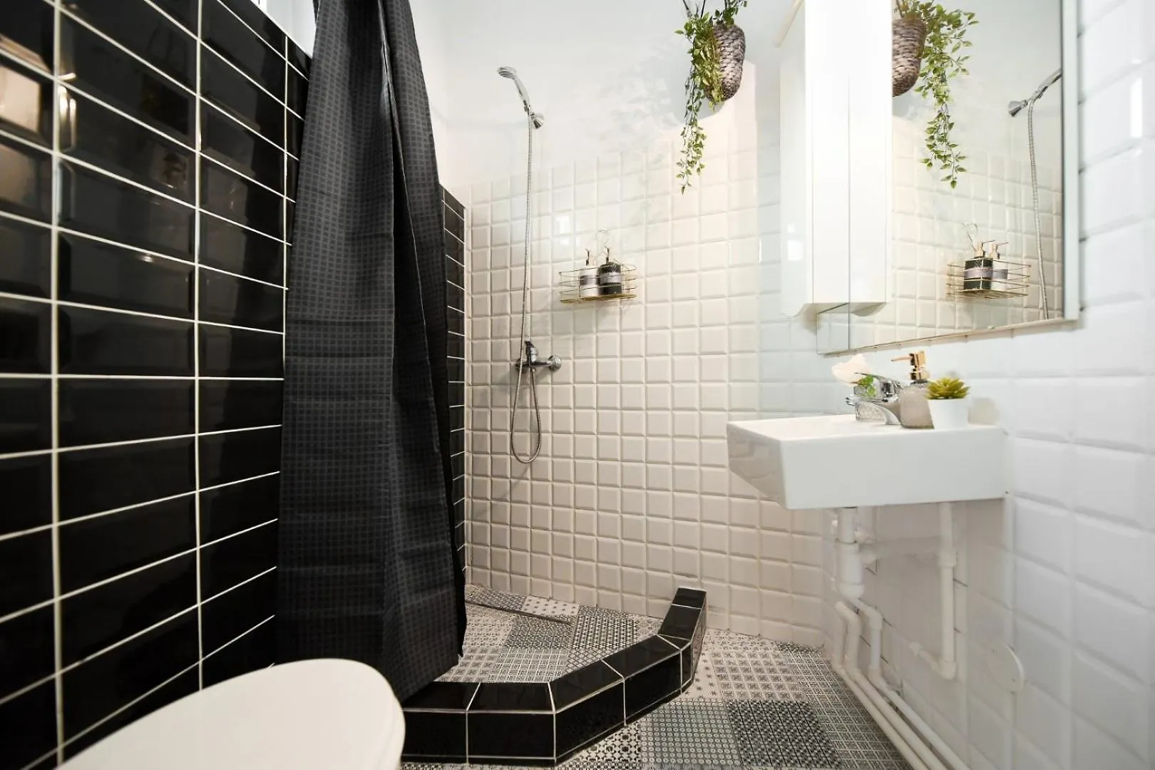 Timeless Elegance & Modern Comfort- Premium Stay In The Heart Of The City Bucharest 0*,