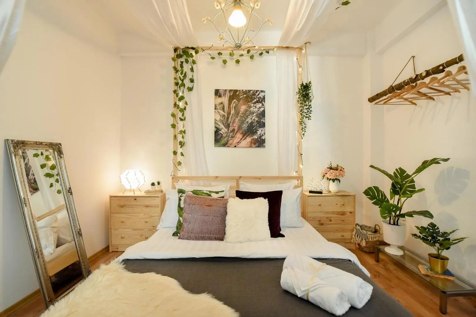 Apartment Timeless Elegance & Modern Comfort- Premium Stay In The Heart Of The City Bucharest Romania