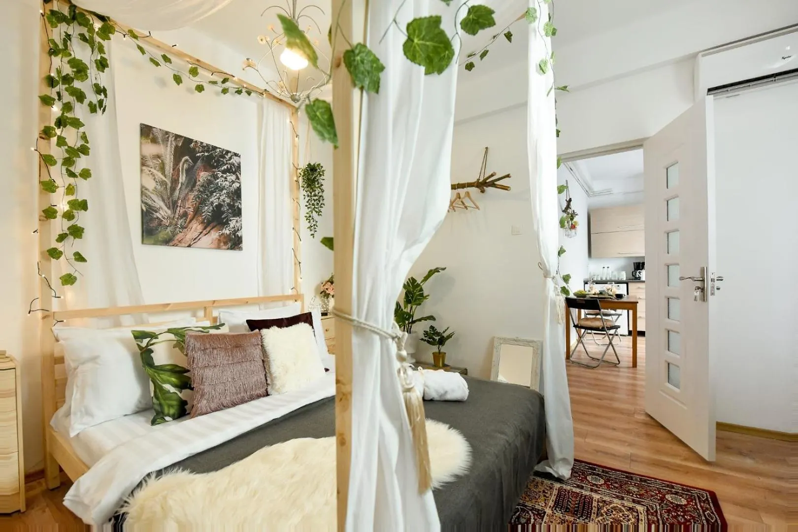 Apartment Timeless Elegance & Modern Comfort- Premium Stay In The Heart Of The City Bucharest