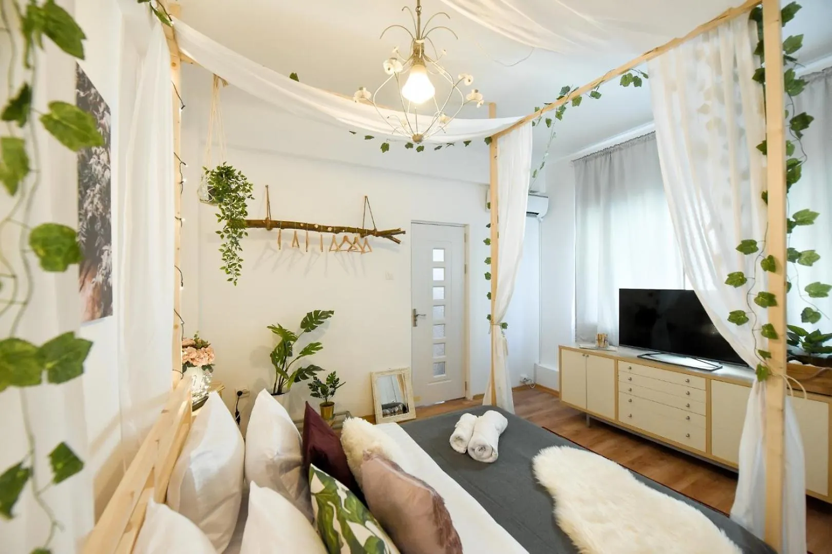 Timeless Elegance & Modern Comfort- Premium Stay In The Heart Of The City Bucureşti Apartament