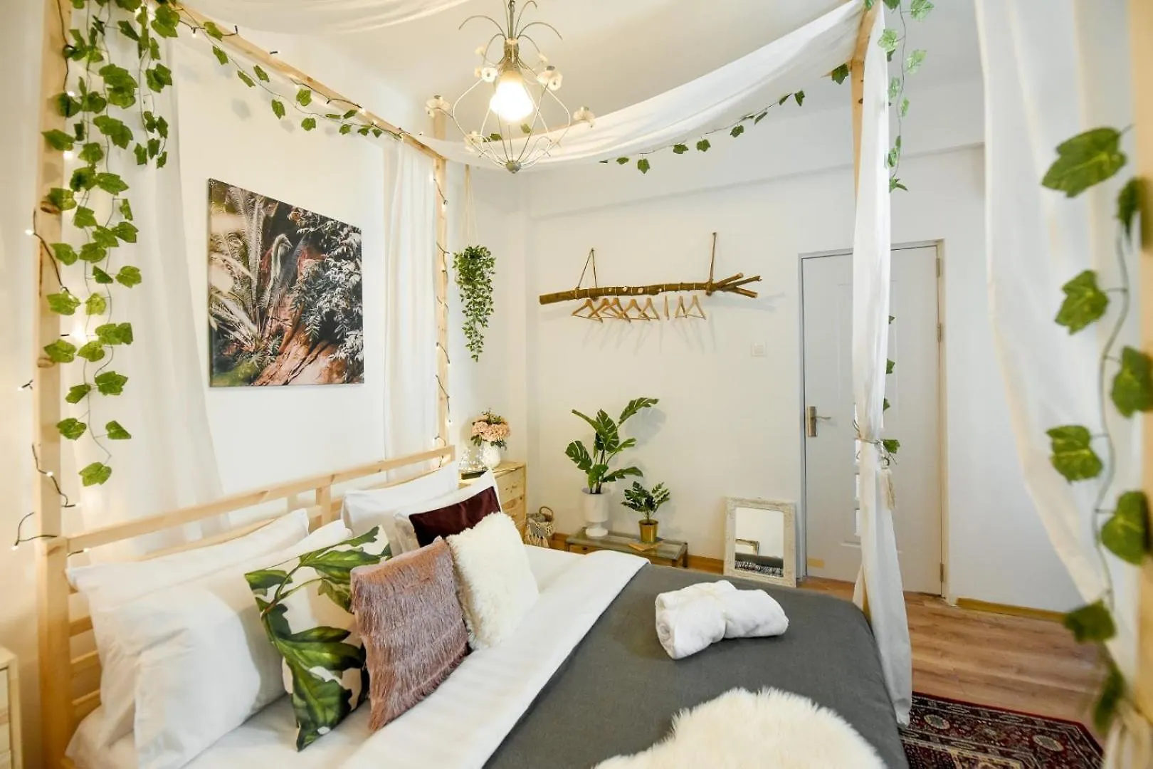 Timeless Elegance & Modern Comfort- Premium Stay In The Heart Of The City Bucharest 0*,  Romania